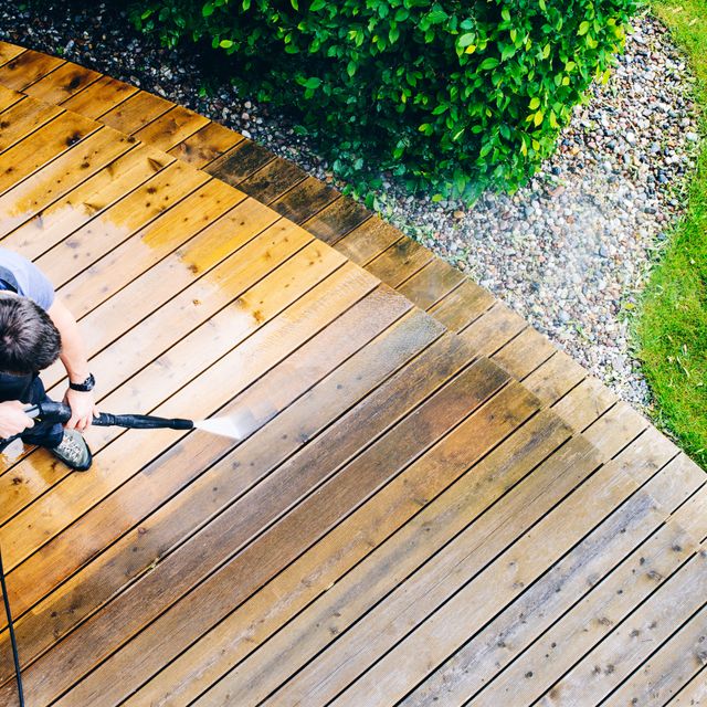 Pressure washing deck